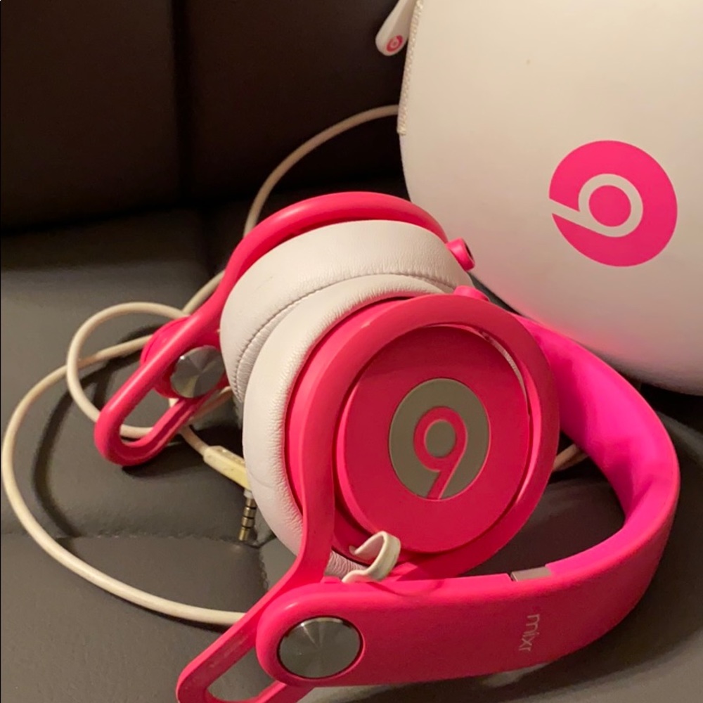 Hot pink beats mixr